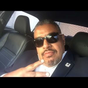 Meet your Posher, Ernesto